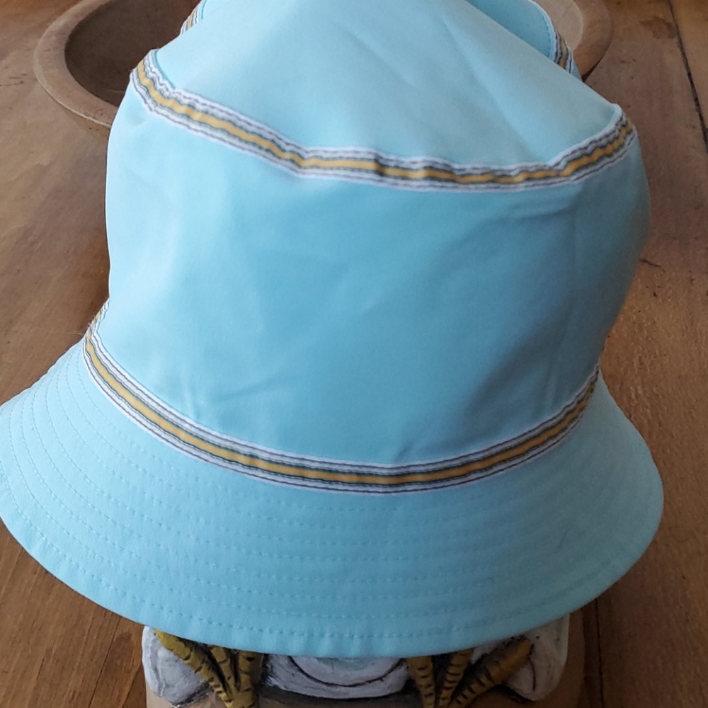 Beach hat - Picture 3 of 3